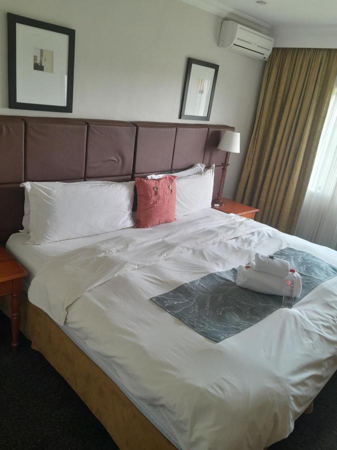 Protea Hotel By Marriott Harrismith Montrose Екстериор снимка
