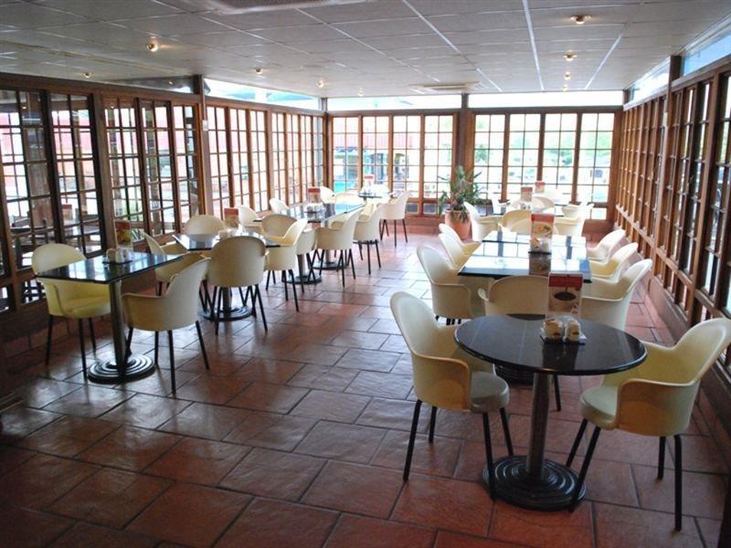 Protea Hotel By Marriott Harrismith Montrose Екстериор снимка