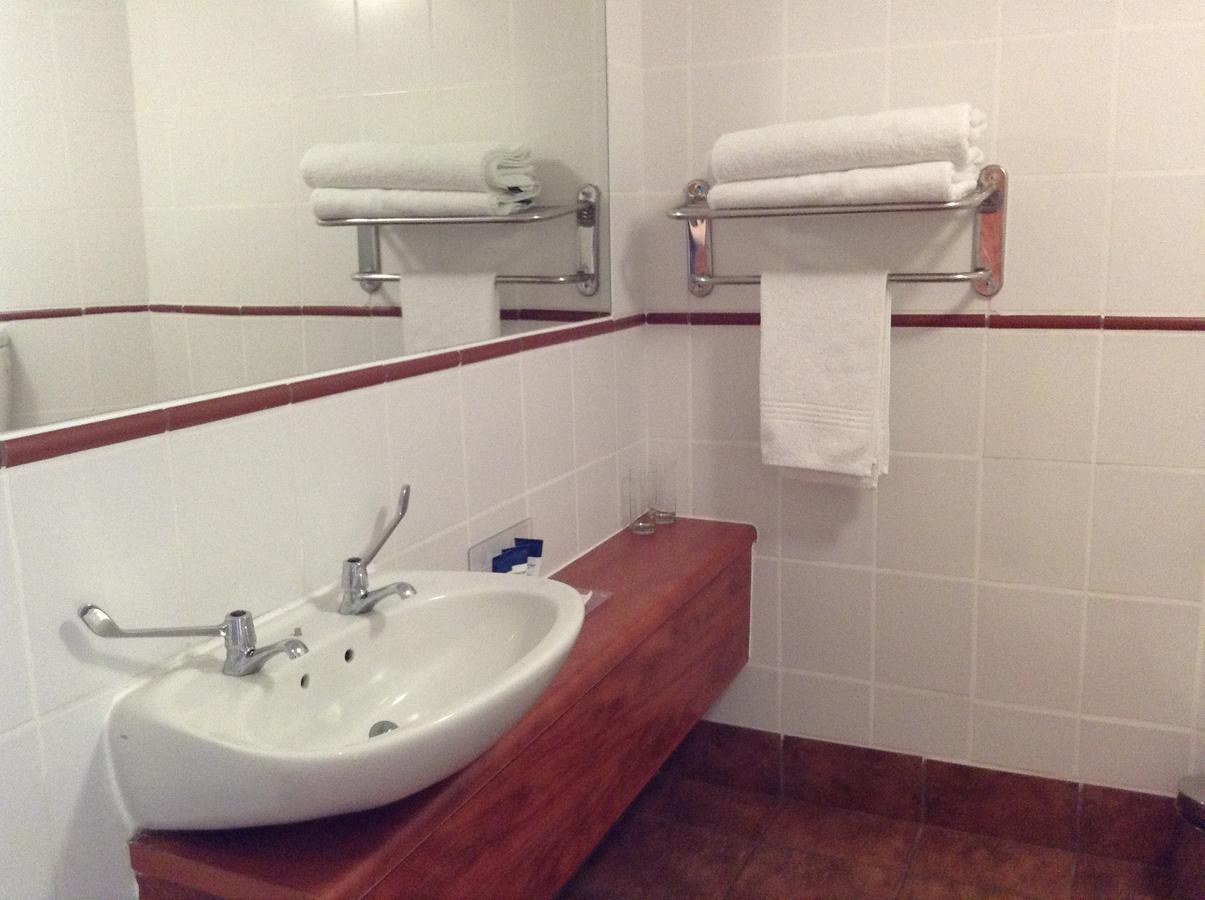 Protea Hotel By Marriott Harrismith Montrose Екстериор снимка