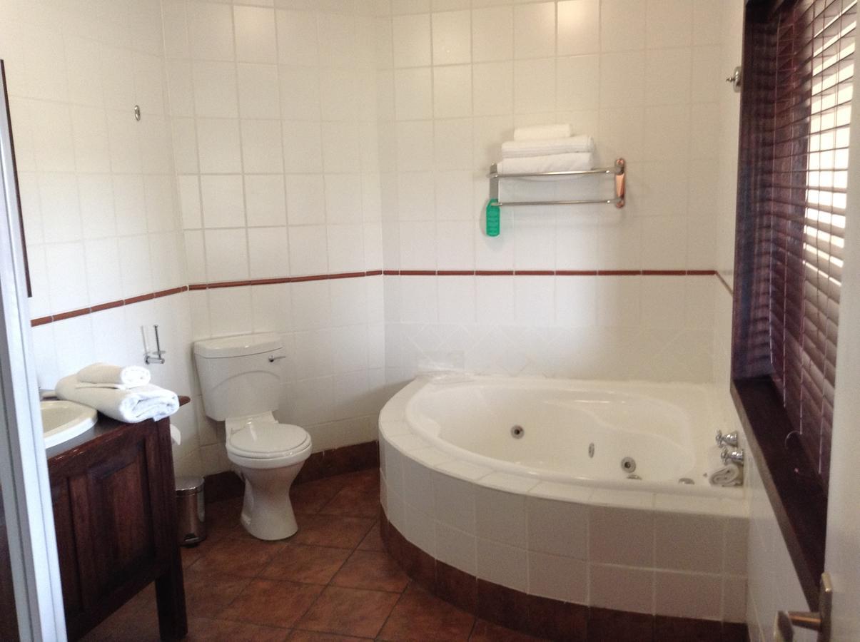 Protea Hotel By Marriott Harrismith Montrose Екстериор снимка