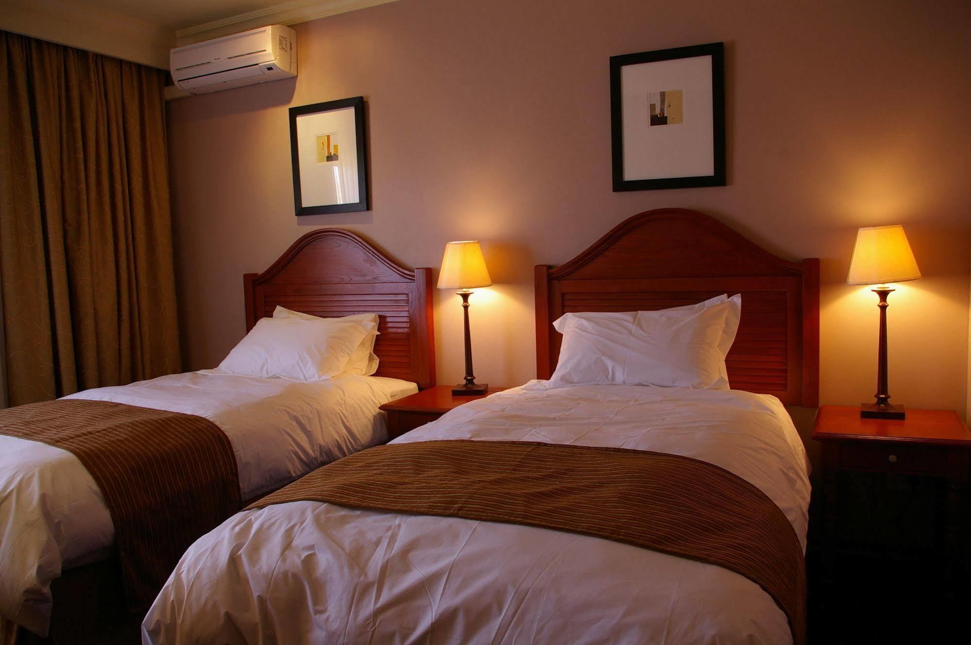 Protea Hotel By Marriott Harrismith Montrose Екстериор снимка